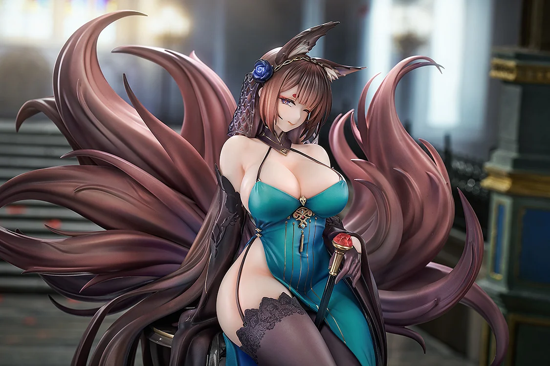Figurine Azur Lane - Amagi(CV) - Ver. Throne of Fallen Petals - 1/7 - Good Smile Company