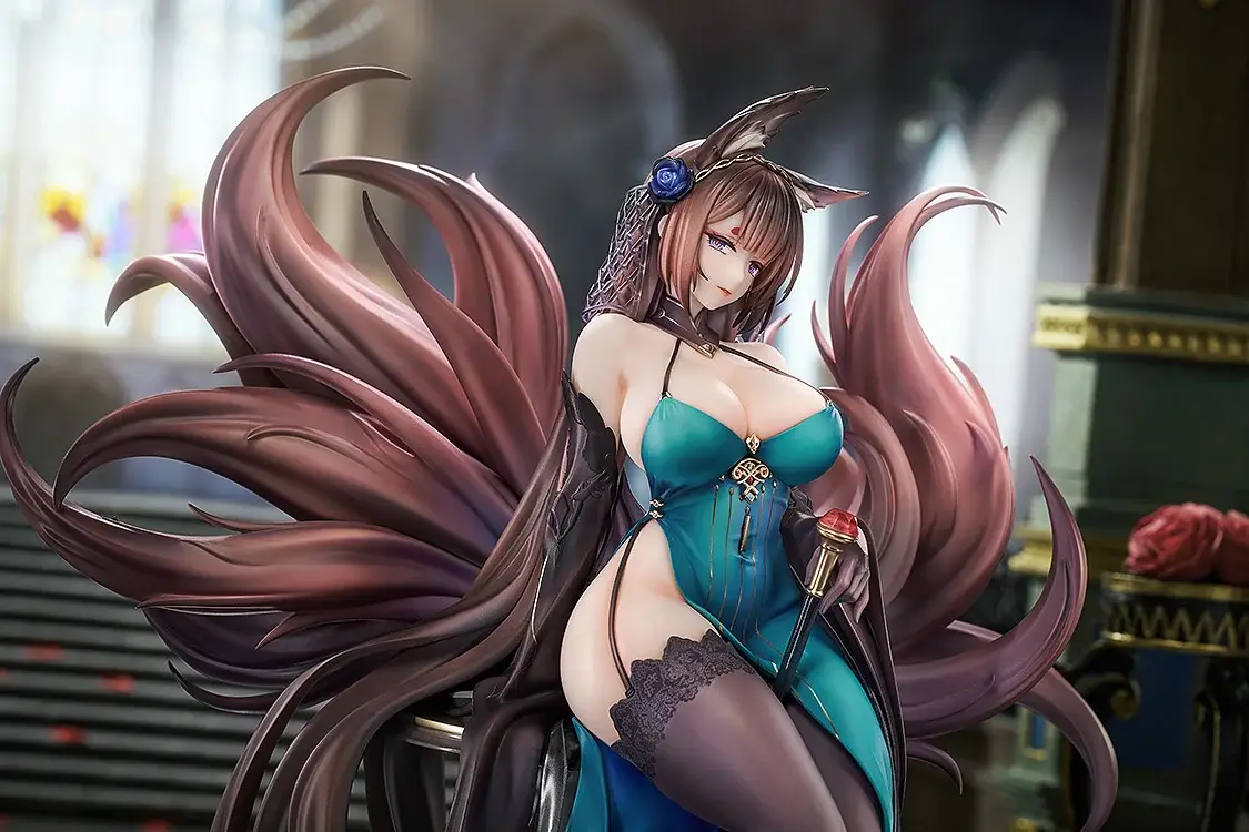 Figurine Azur Lane - Amagi(CV) - Ver. Throne of Fallen Petals - 1/7 - Good Smile Company