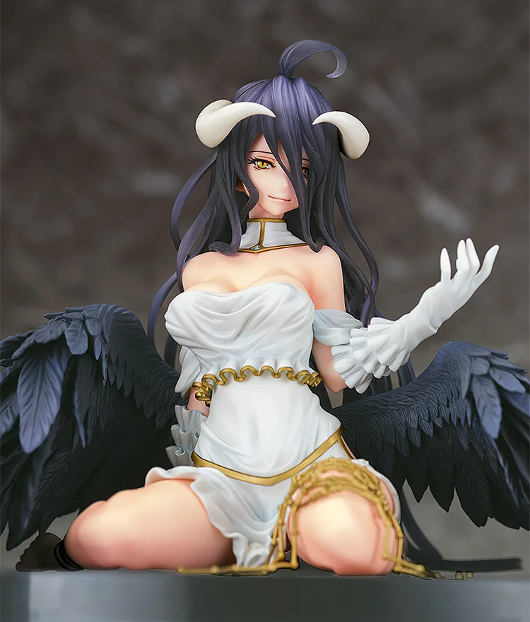 Vue rapproch&eacute;e du visage de la figurine Albedo 1/7, mettant en avant son regard doux et pr&eacute;dateur ainsi que son sourire &eacute;nigmatique.